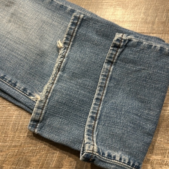 Levi’s 529 light blue curvy boot cut, distressed, straight leg jeans size 8 - Picture 11 of 11